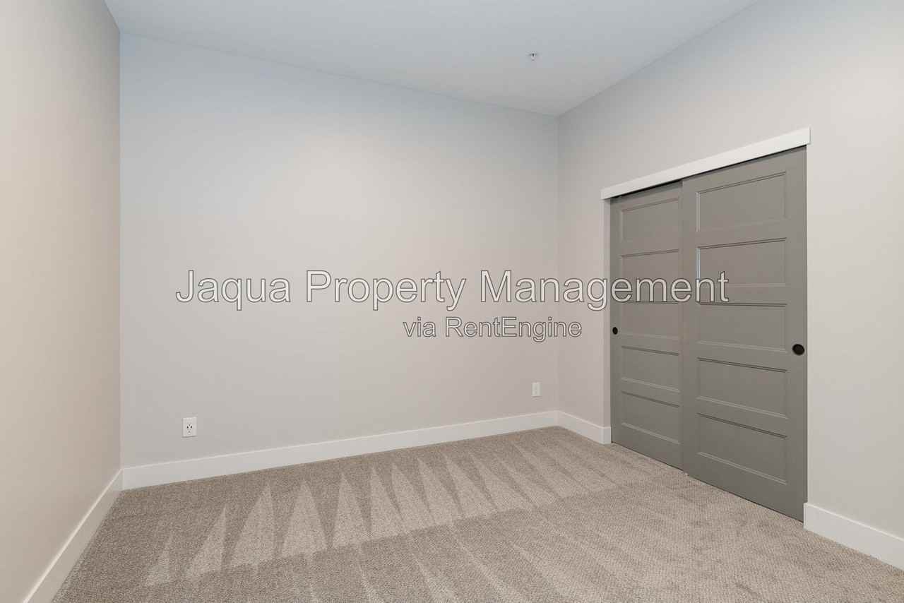 335 Center St #204 - Photo 7 of 20