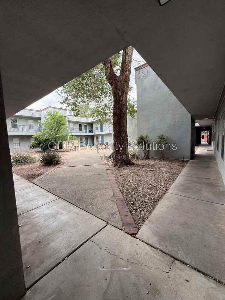 401 14th St Nw #8 - Photo 4 of 18