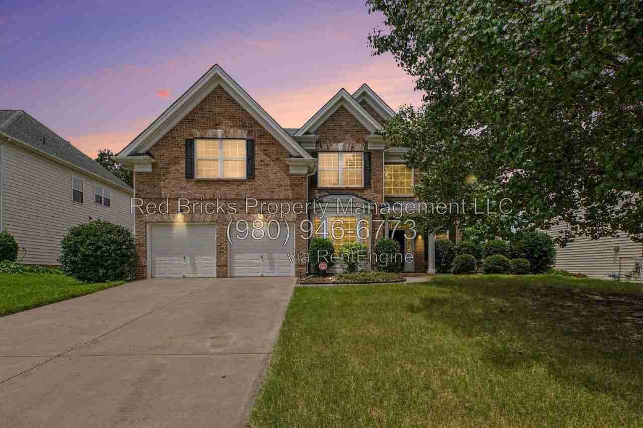 7864 Whisperingwood Dr - Photo 2 of 44