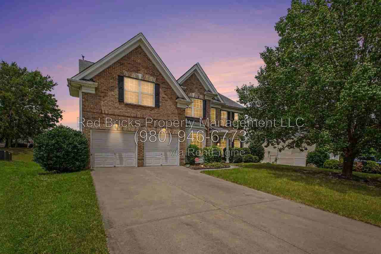 7864 Whisperingwood Dr - Photo 4 of 44