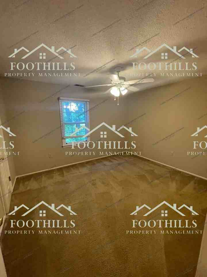 323 Johnson Ave - Photo 5 of 10