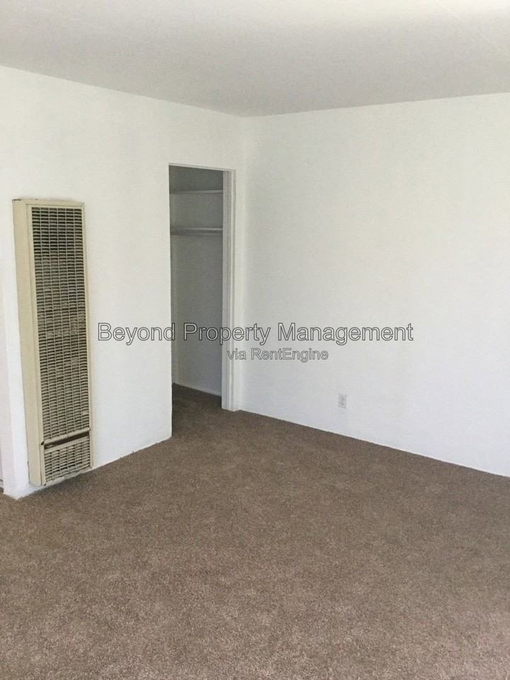2153 Drescher St - Photo 3 of 11