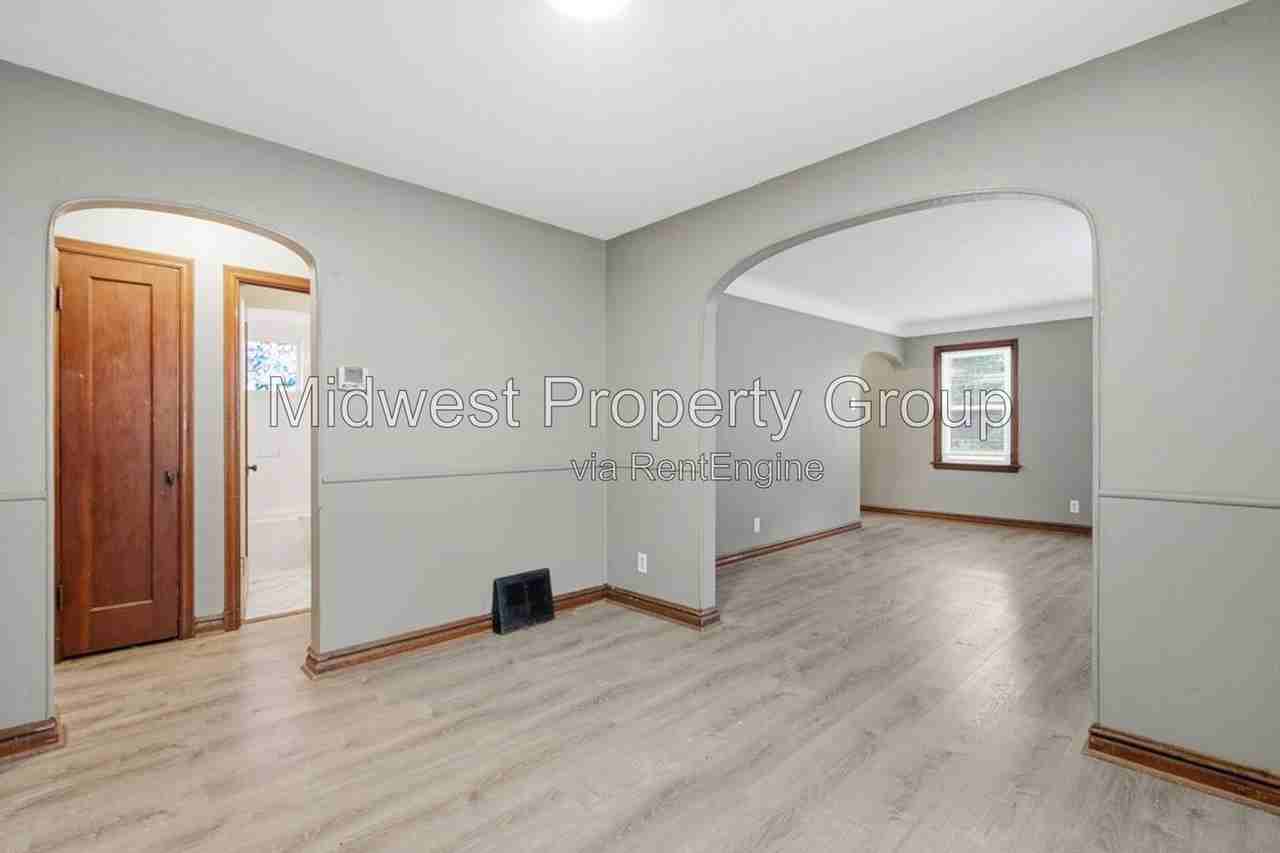 249 S Hartnett Ave - Photo 2 of 23