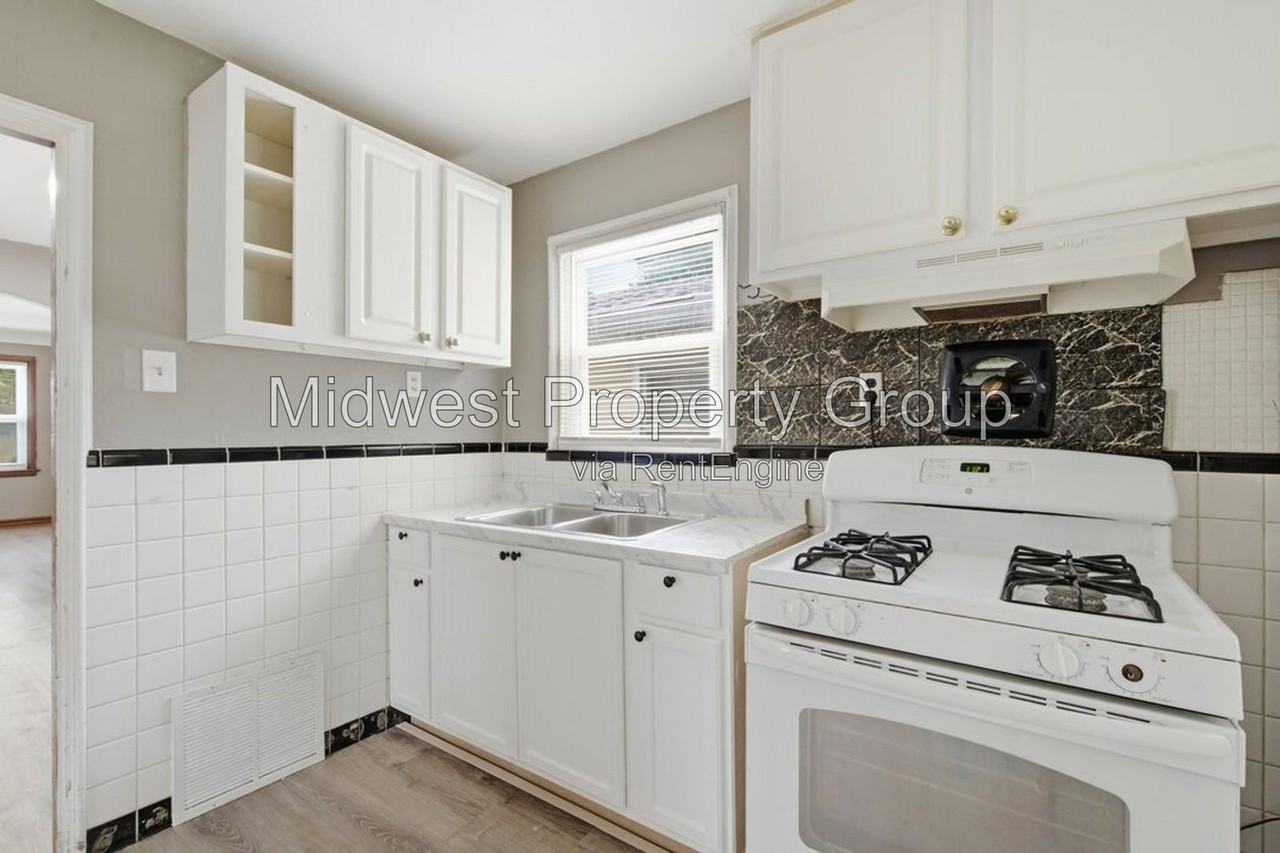 249 S Hartnett Ave - Photo 6 of 23