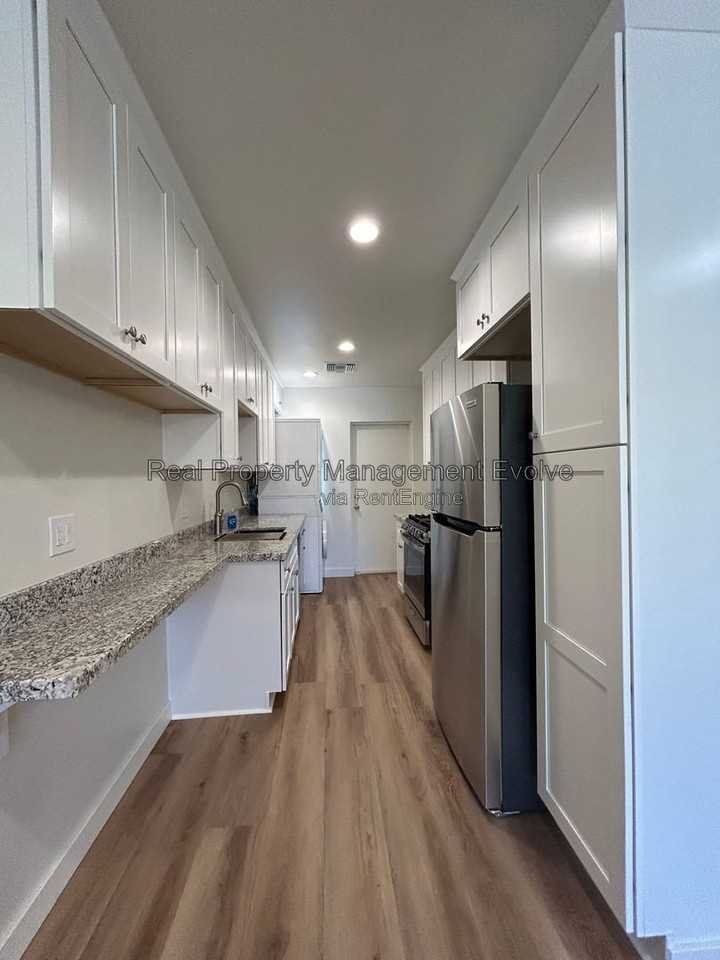 338 W Highland Ave #4 - Photo 6 of 18