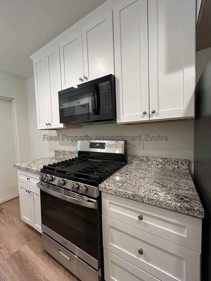 338 W Highland Ave #4 - Photo 7 of 18
