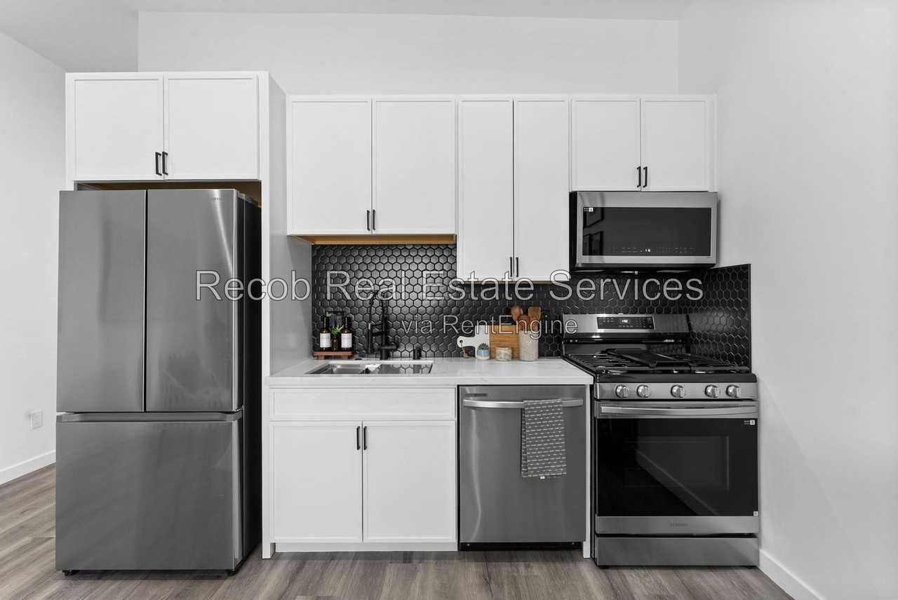 5254 Adams Ave #3 - Photo 7 of 29