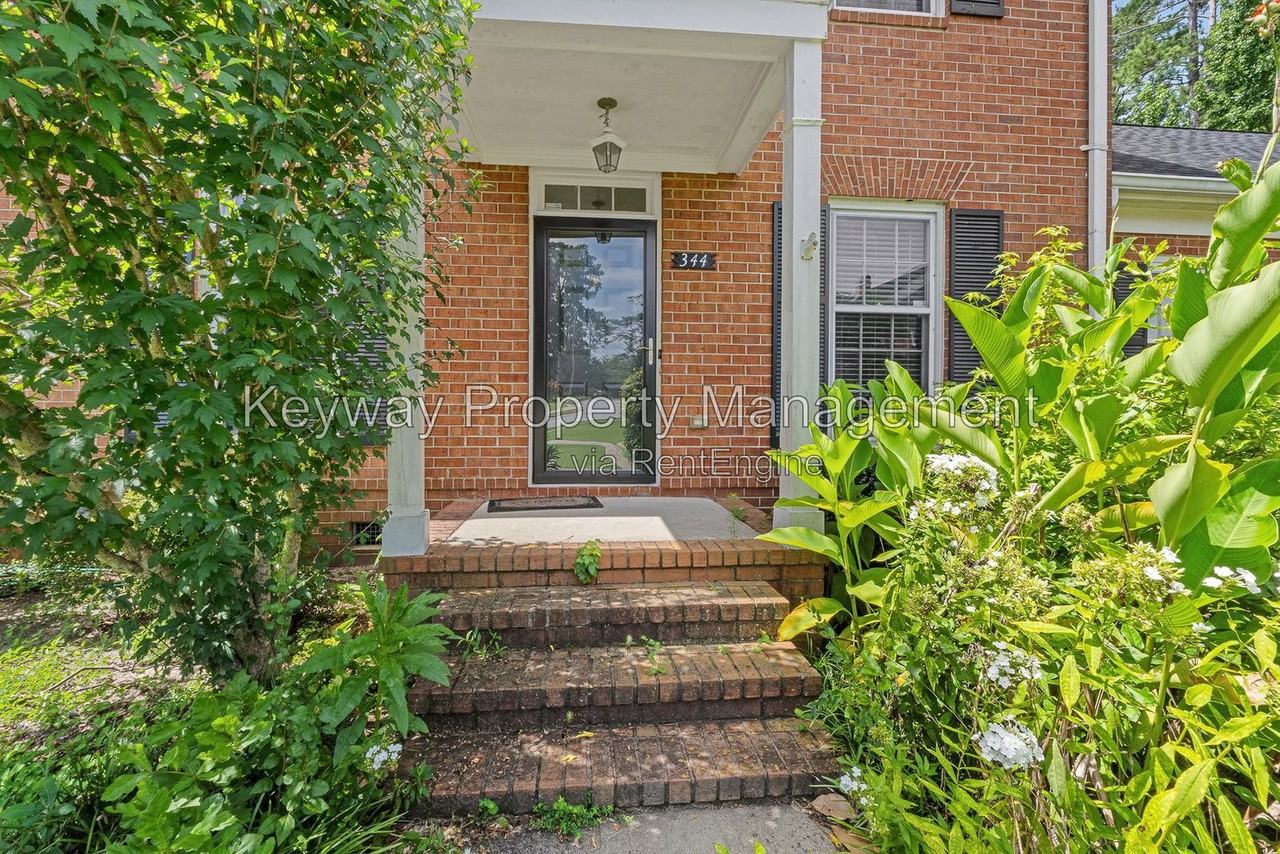 344 Folkstone Cir - Photo 4 of 27