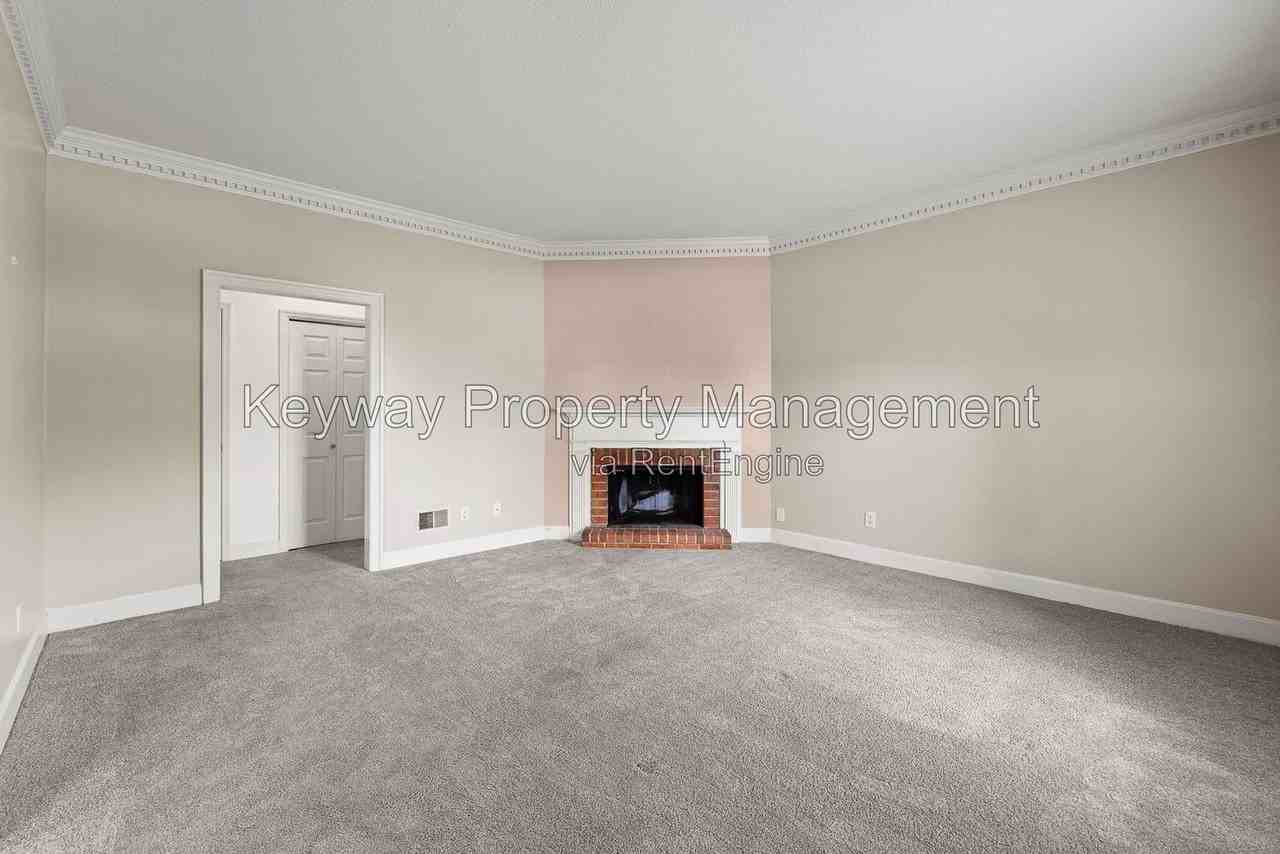 344 Folkstone Cir - Photo 6 of 27