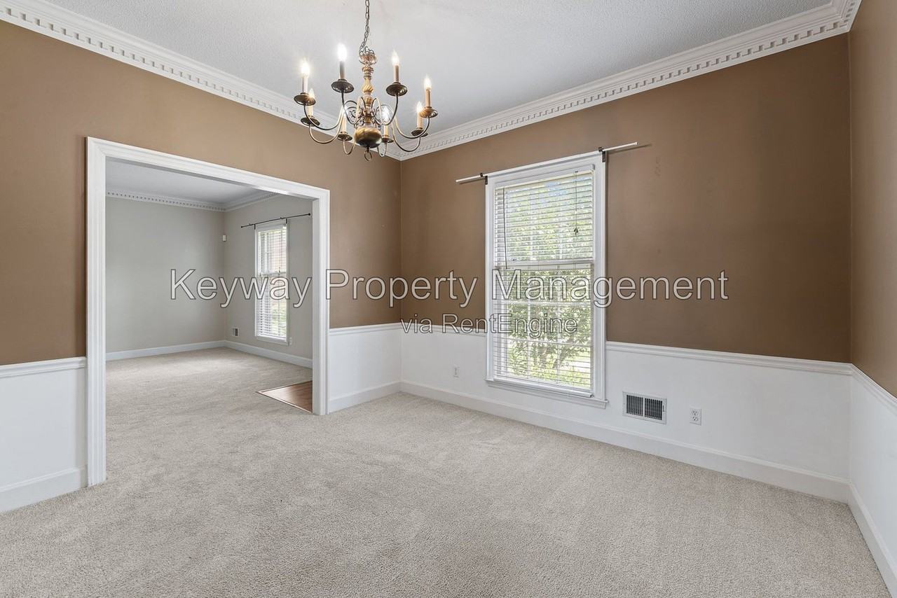 344 Folkstone Cir - Photo 7 of 27