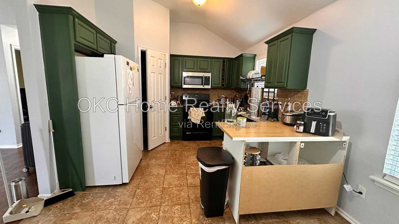 3609 Green Apple Pl - Photo 7 of 20