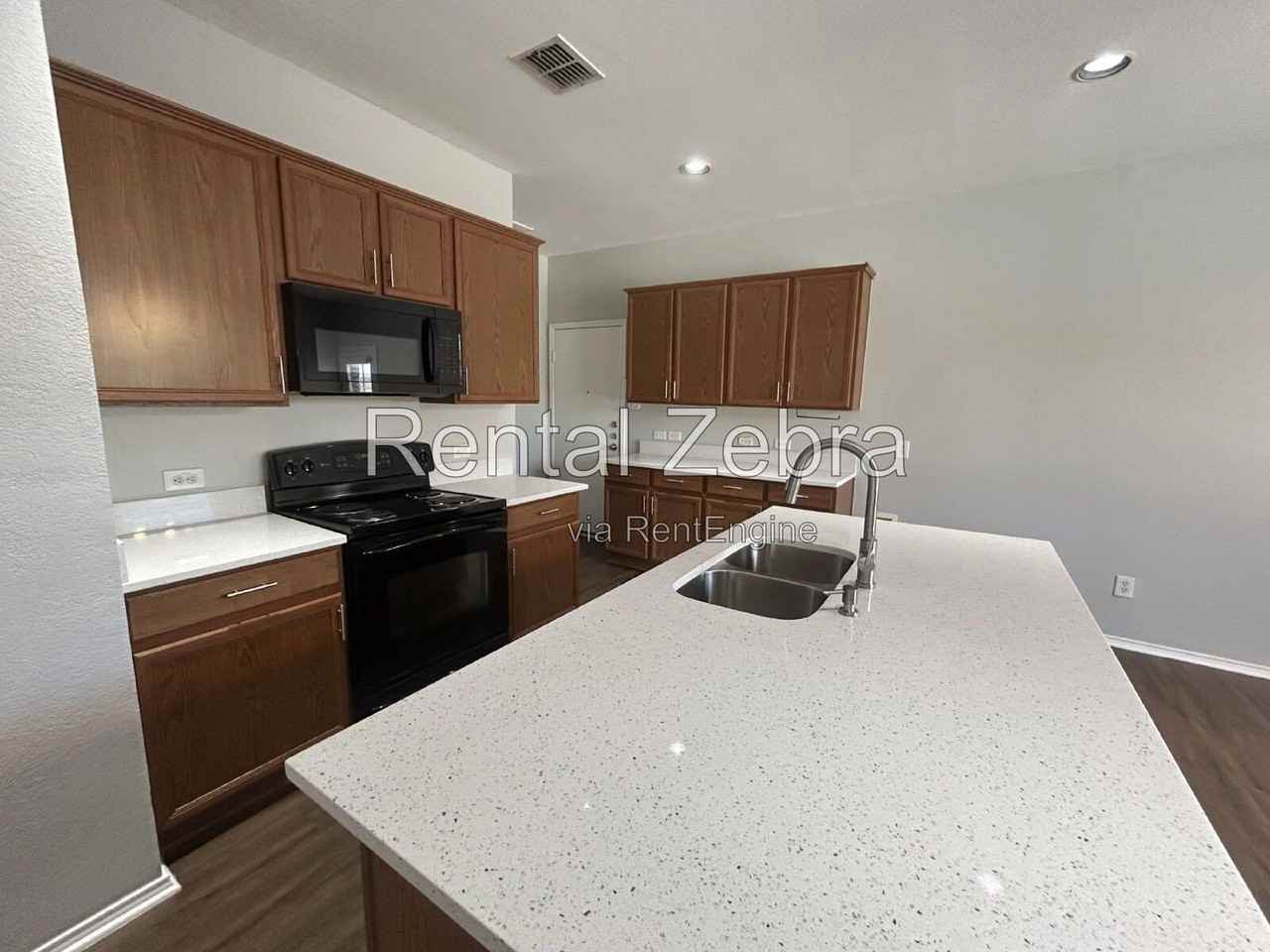 5438 Jacob Dr - Photo 4 of 15