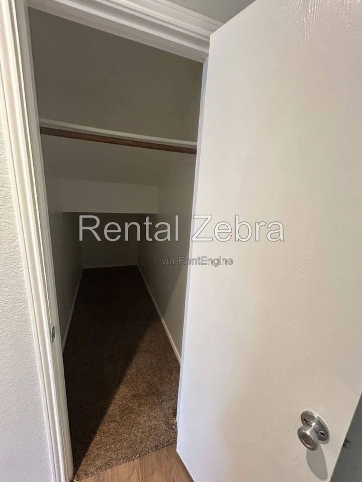 5438 Jacob Dr - Photo 6 of 15