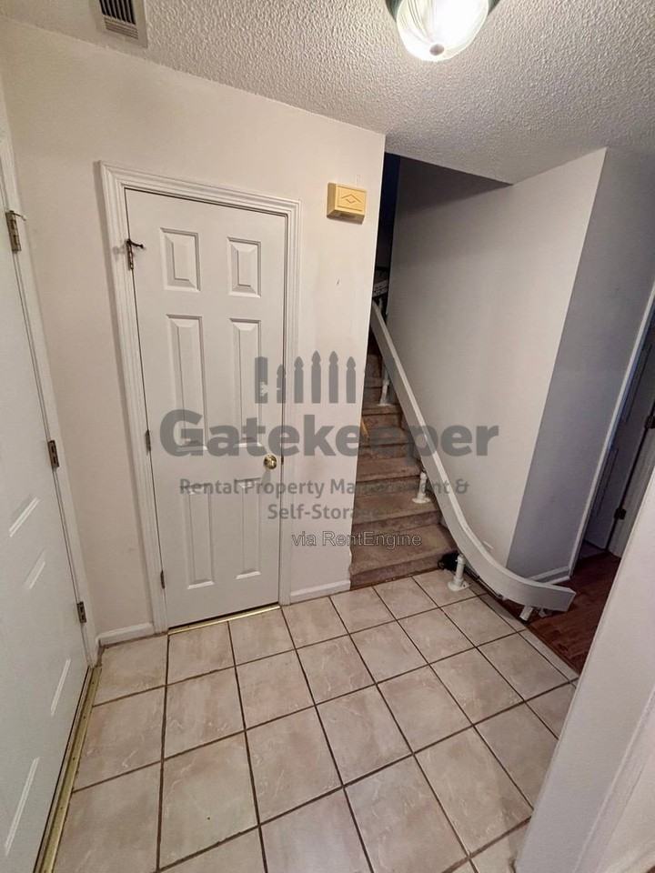 644 N Fairfield Dr - Photo 4 of 21