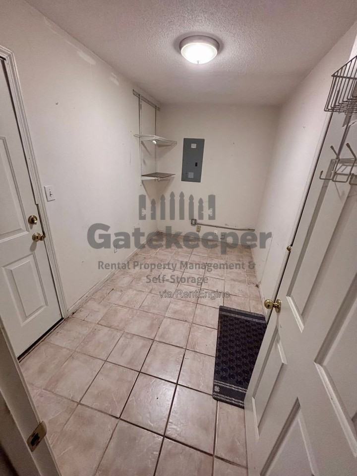 644 N Fairfield Dr - Photo 5 of 21