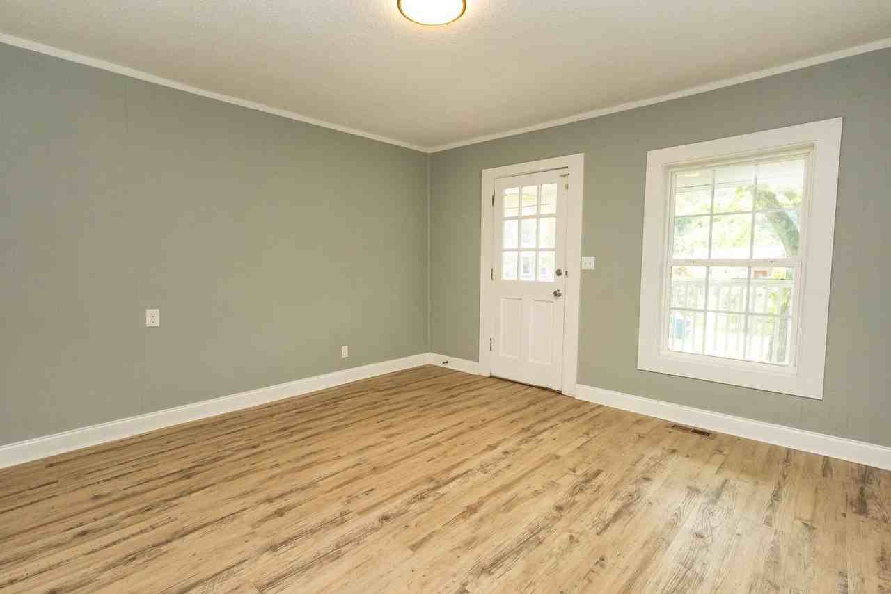 114 1st St - Photo 7 of 21