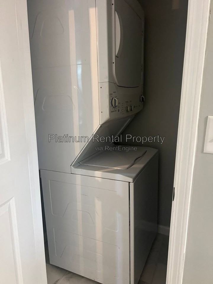 223 Fletcher St Sw - Photo 6 of 18