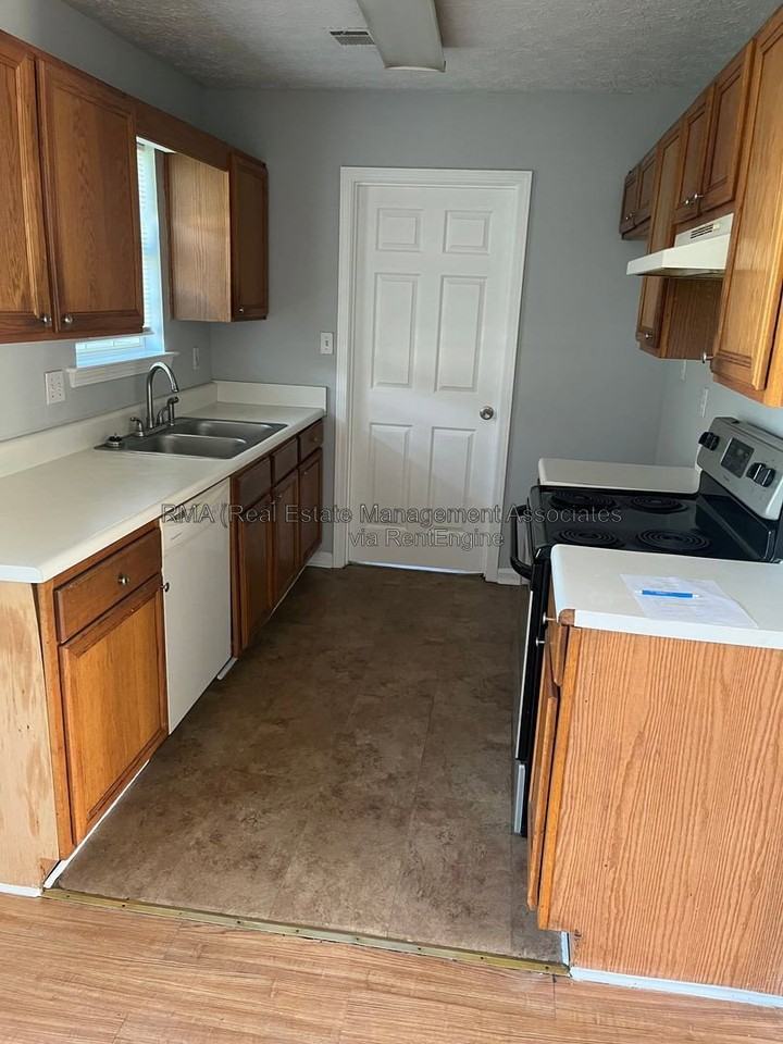 109 Tuscany Ln - Photo 2 of 7