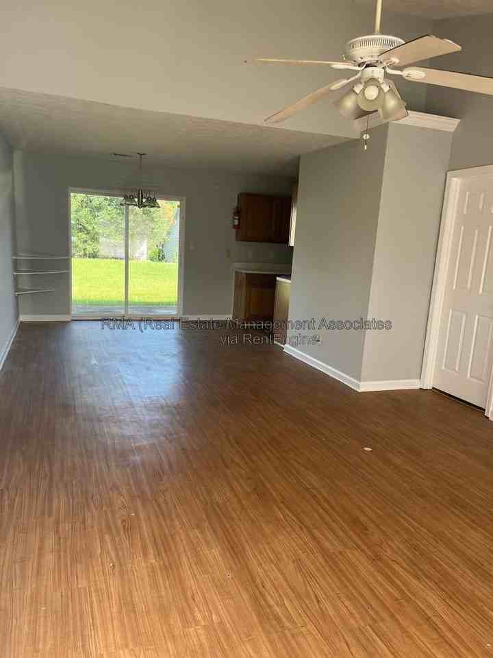 109 Tuscany Ln - Photo 3 of 7