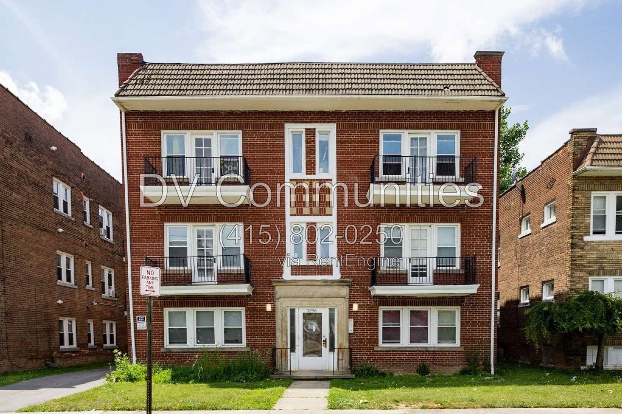 3296 E 149th St #11