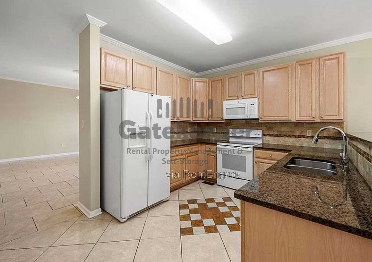 408 St Dunstans Ct - Photo 5 of 32