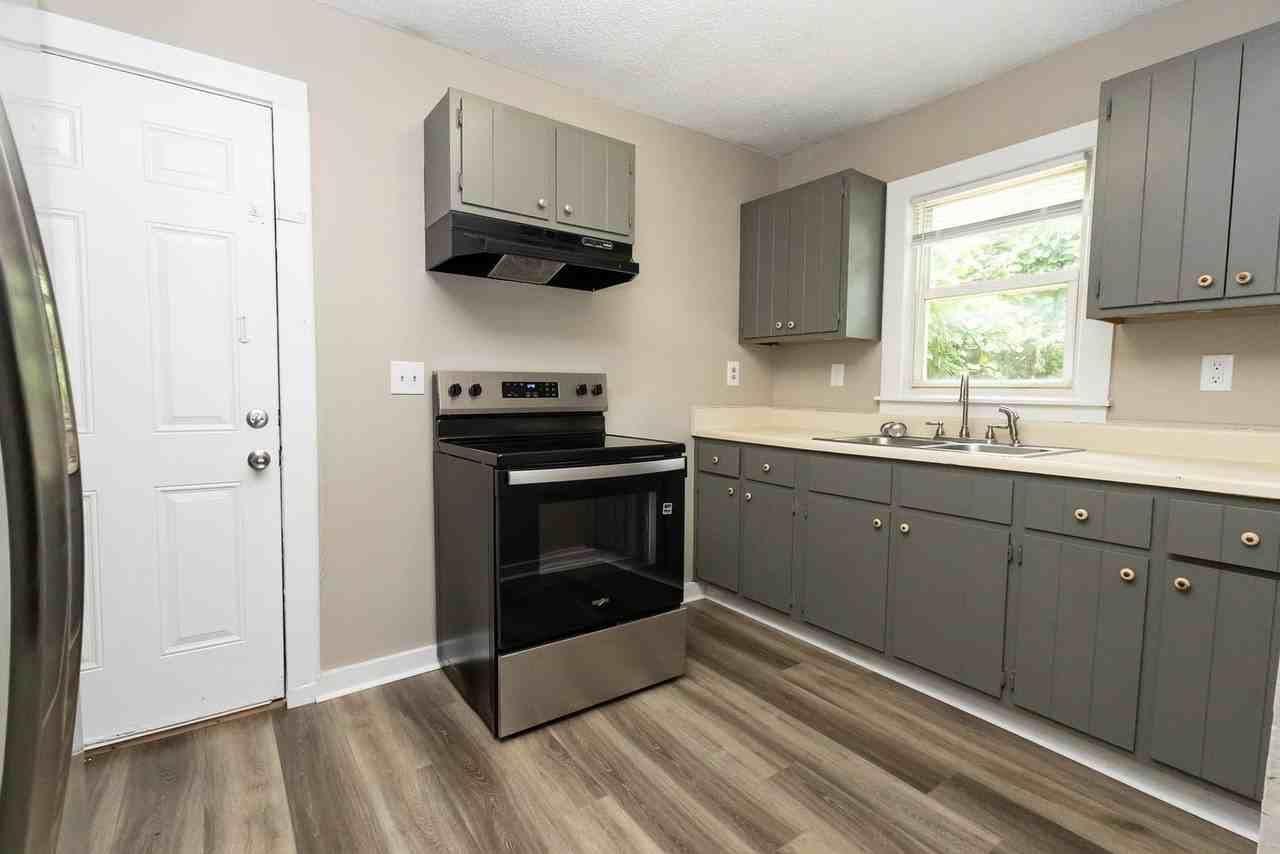 912 Tunnel Blvd - Photo 2 of 17