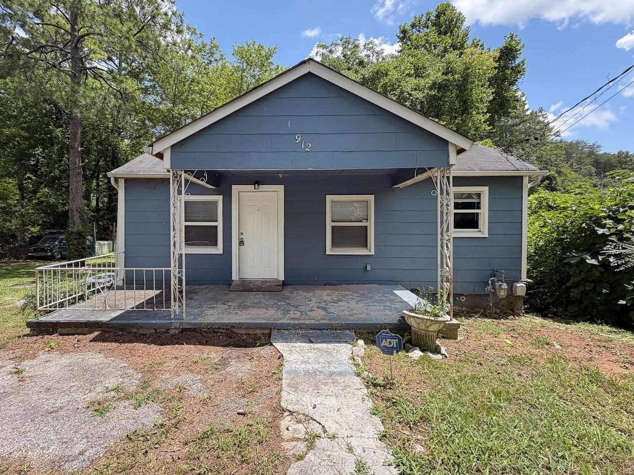 912 Tunnel Blvd - Photo 4 of 17