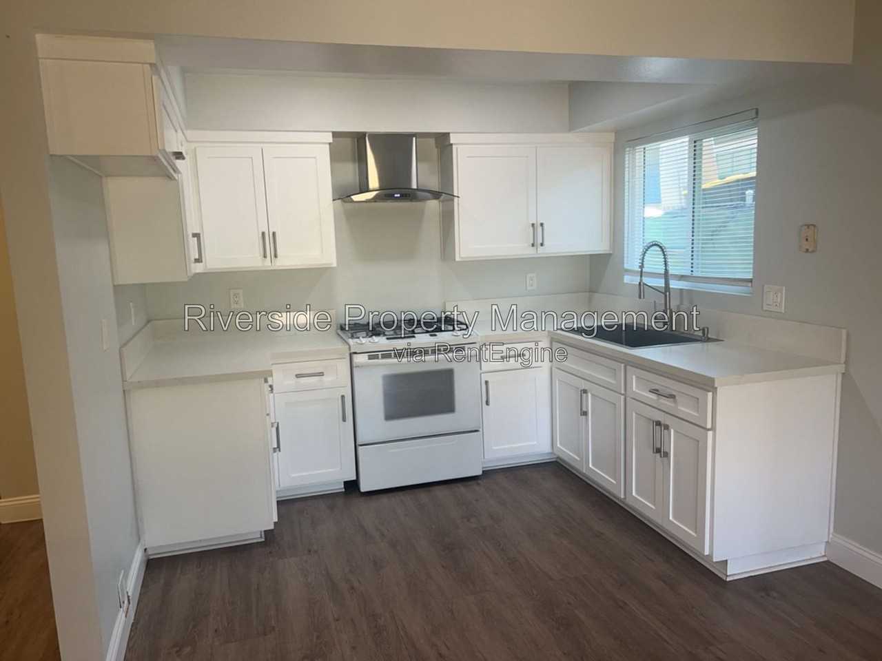 5759 Lotus St - Photo 3 of 16