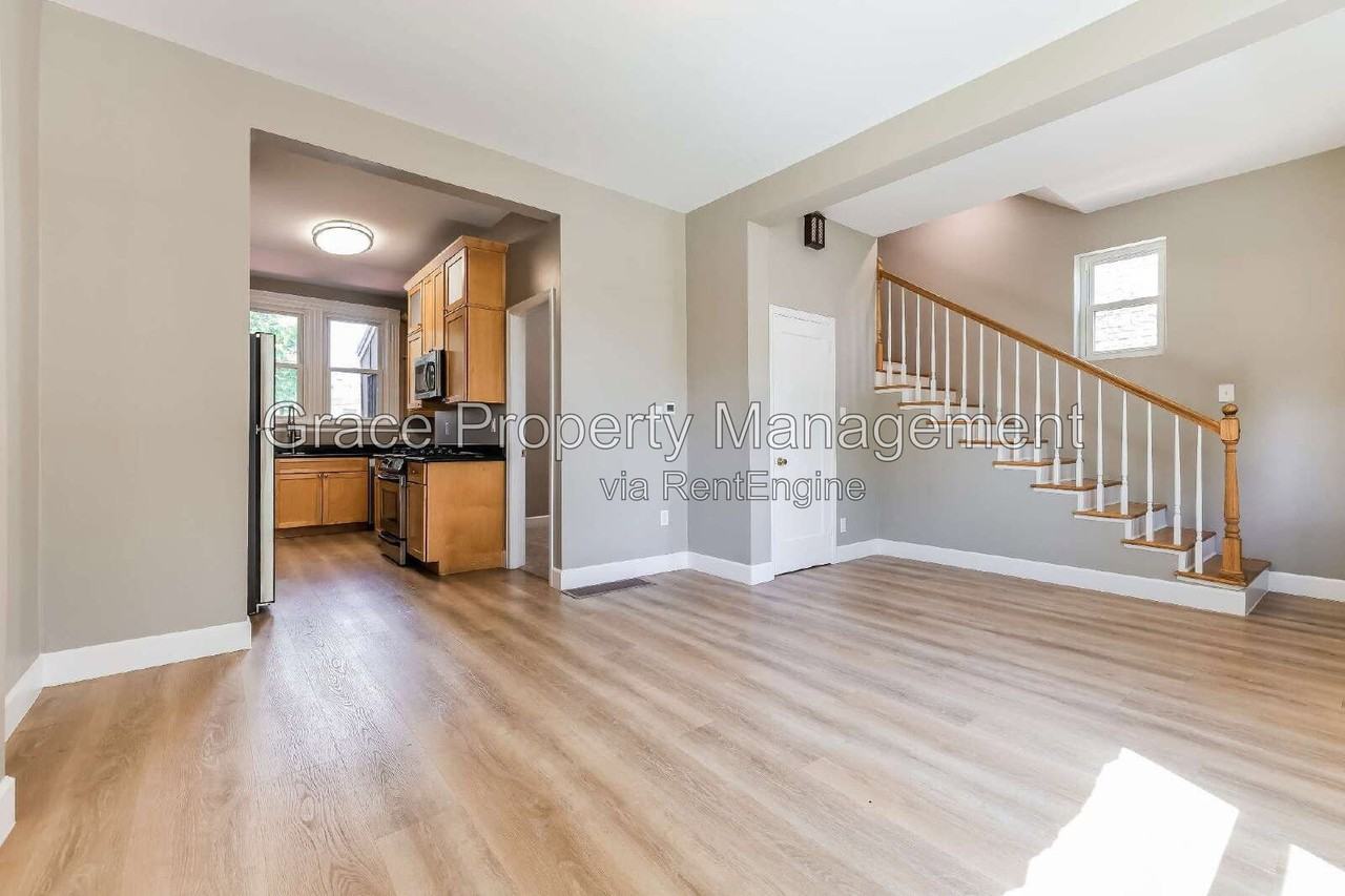 429 S Pearl St - Photo 3 of 15
