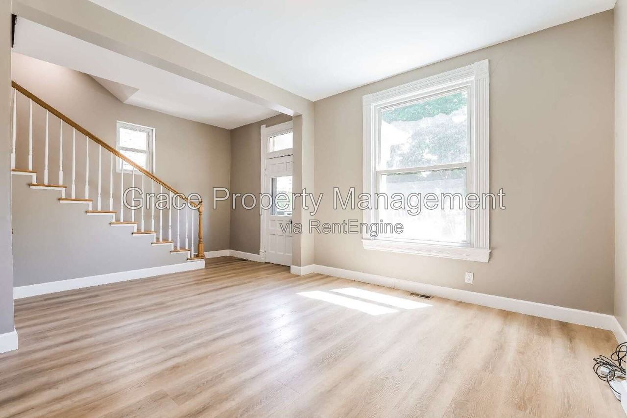 429 S Pearl St - Photo 4 of 15