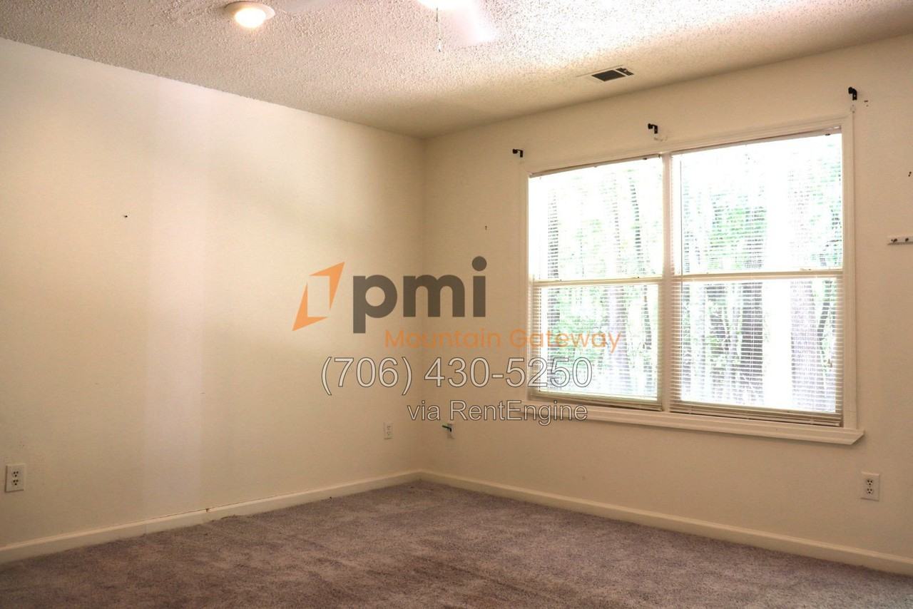 48 Primrose Dr - Photo 3 of 18