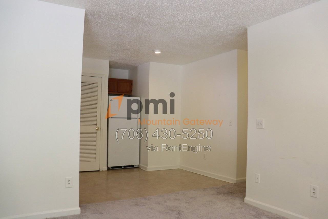 48 Primrose Dr - Photo 4 of 18