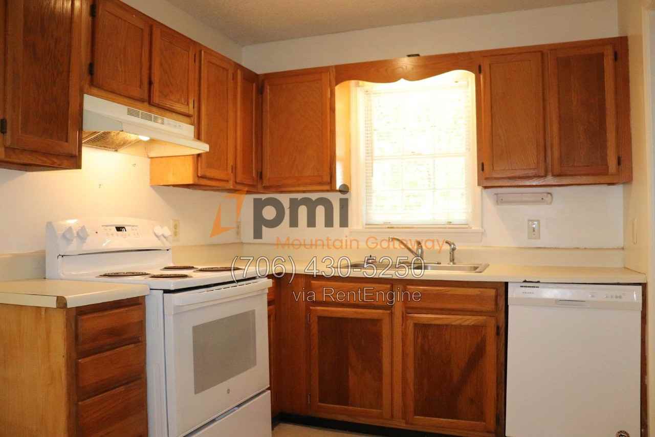 48 Primrose Dr - Photo 5 of 18