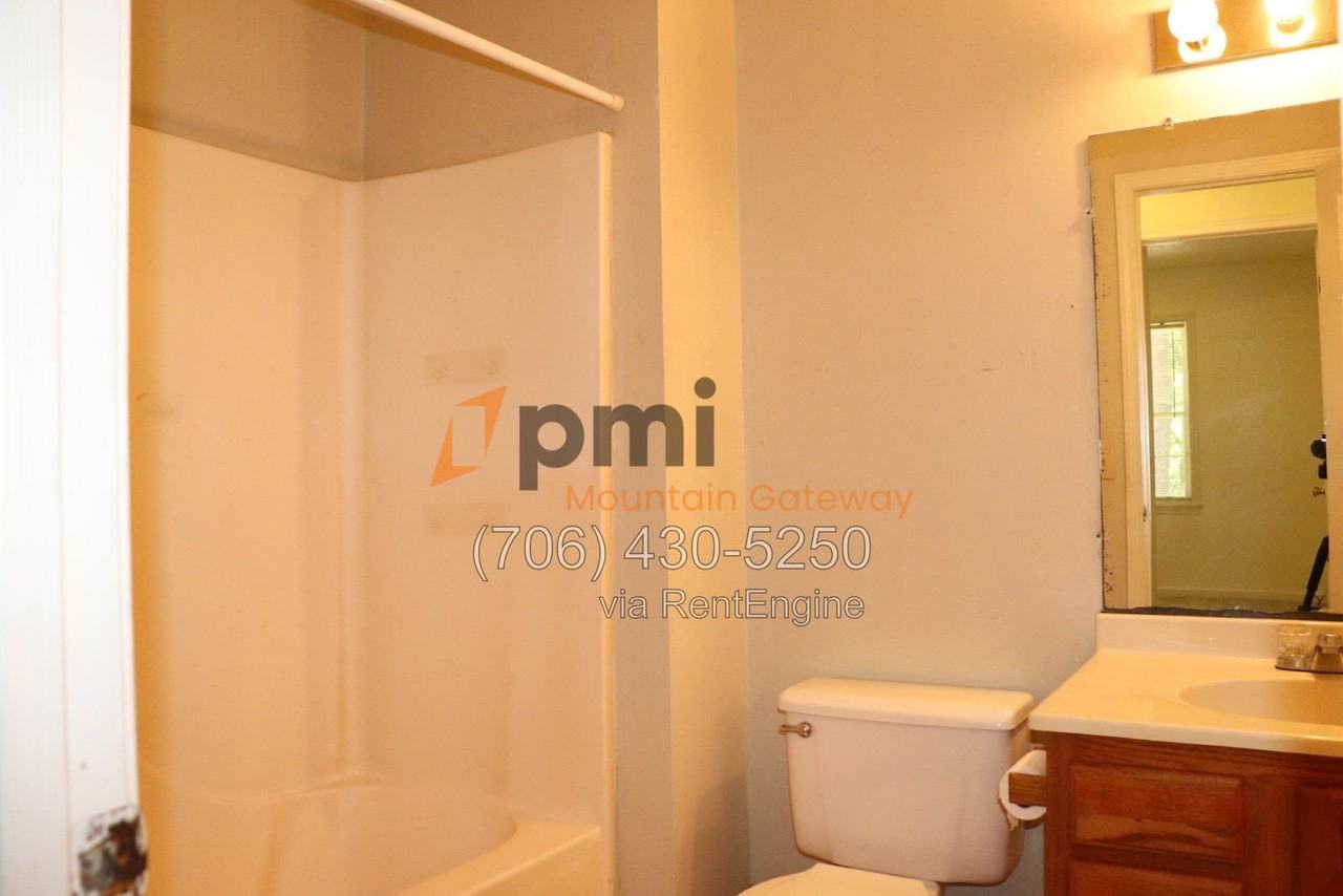 48 Primrose Dr - Photo 7 of 18