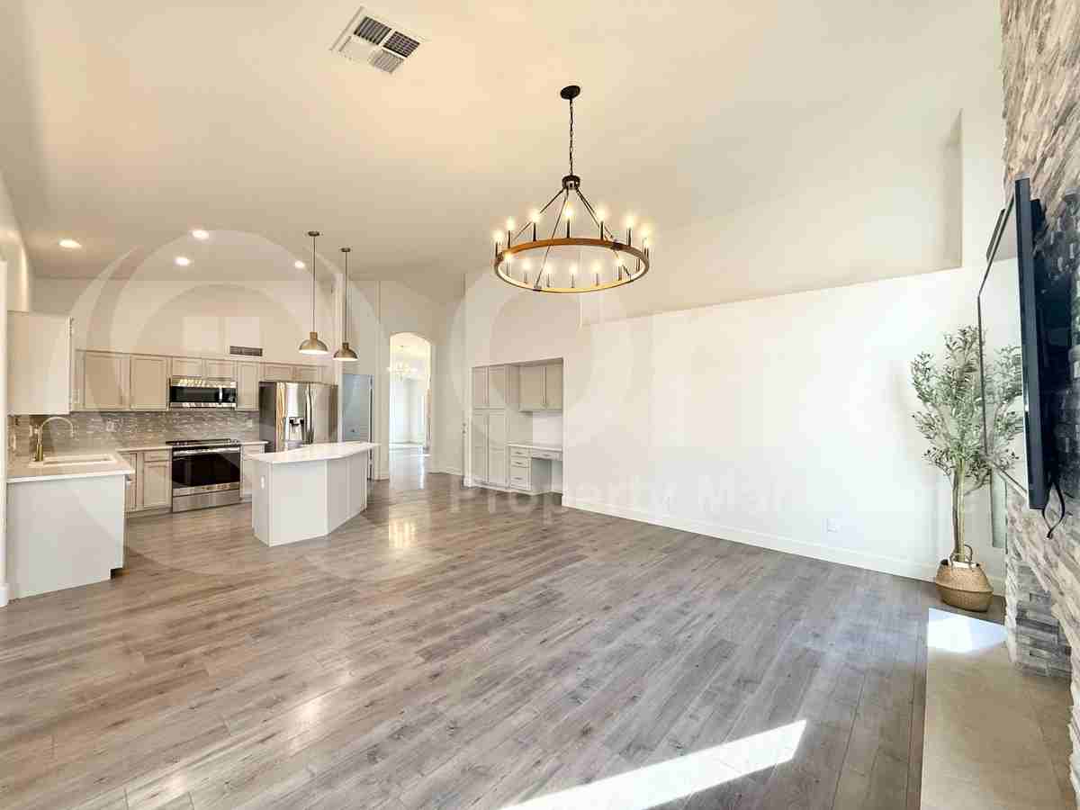 401 S Tiago Dr - Photo 7 of 32