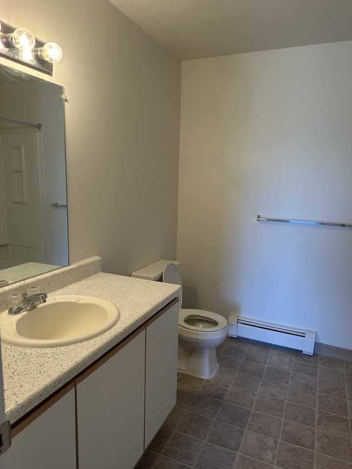 1103 S Latson Rd - Photo 5 of 15