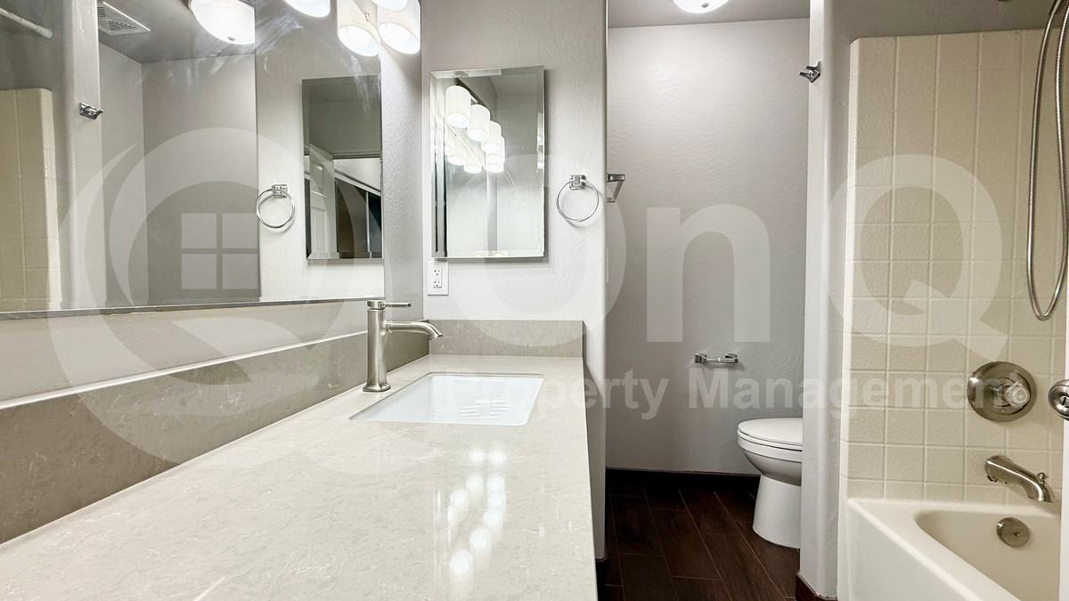 1414 E Grovers Ave #5 - Photo 4 of 15
