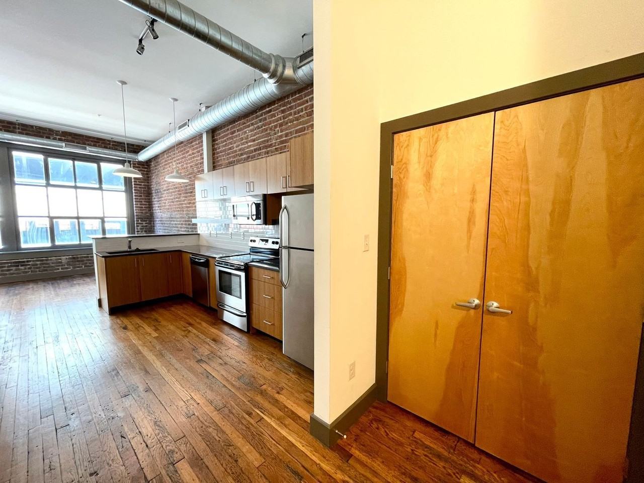 1322 W Broad St #3G - Photo 2 of 11