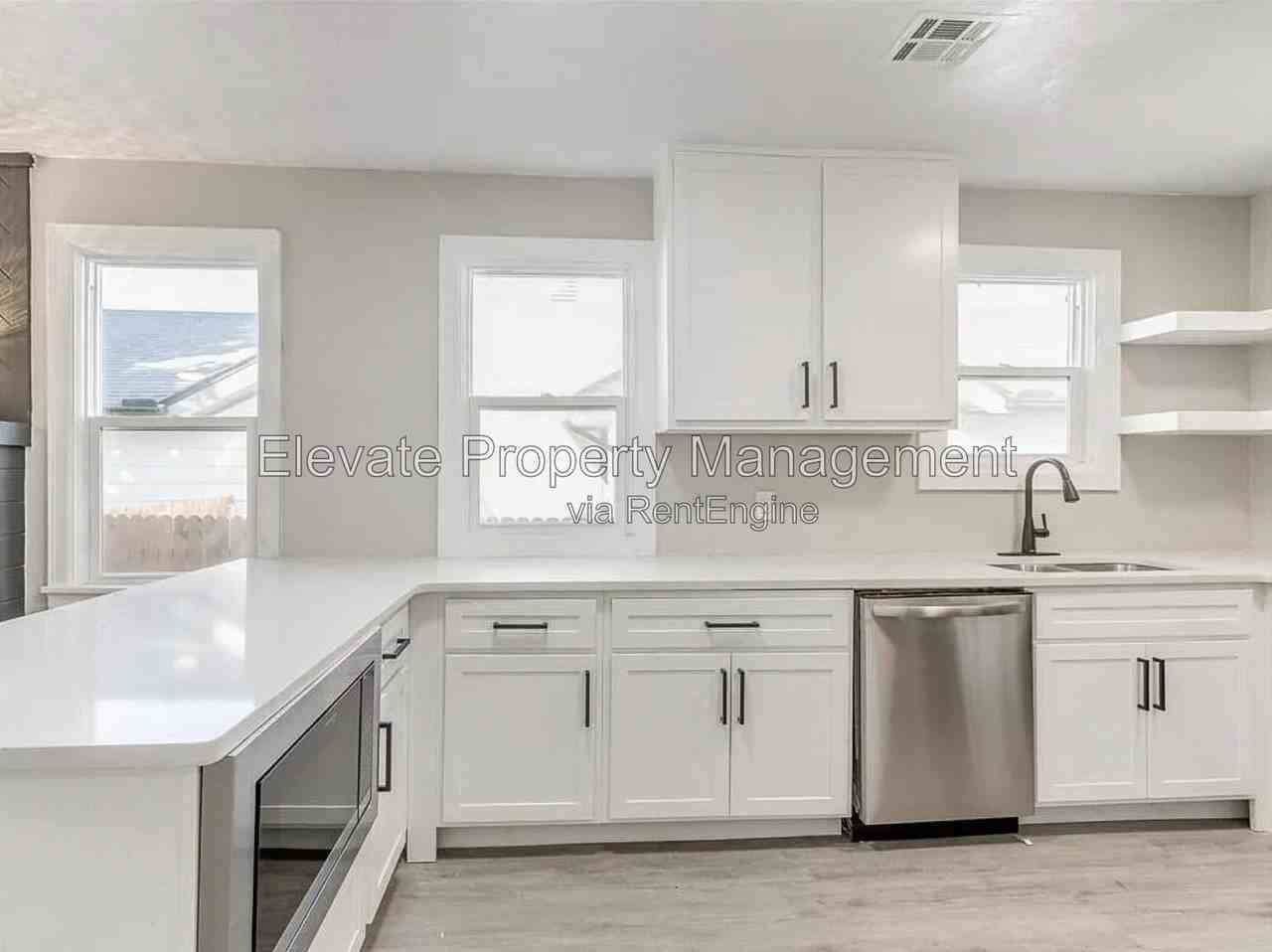 835 Nw Eubanks St - Photo 7 of 16