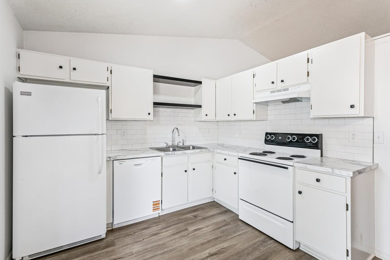 4319 S Elizabeth Ave #4 - Photo 7 of 20