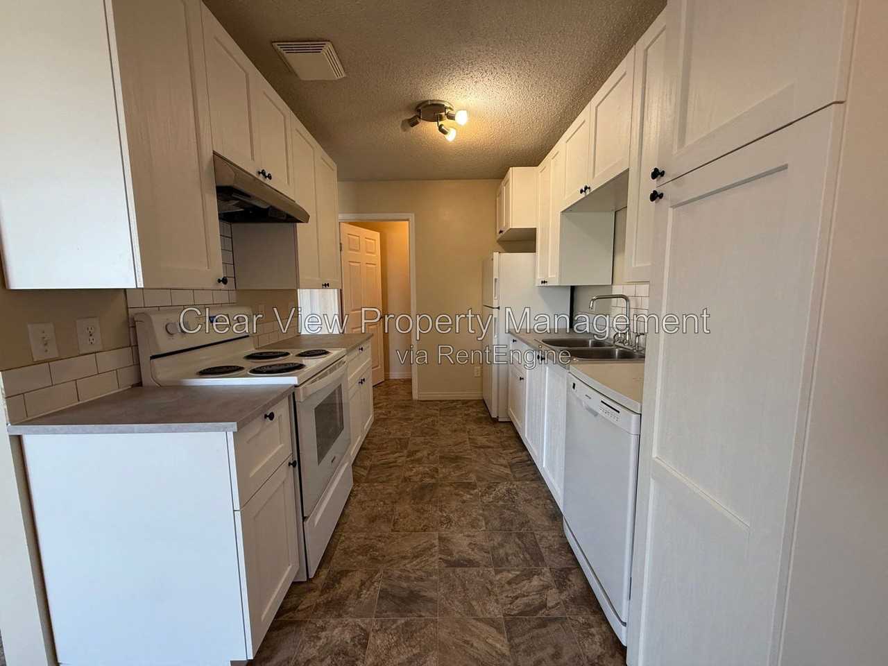 3503 20 Ave S #3 - Photo 3 of 21