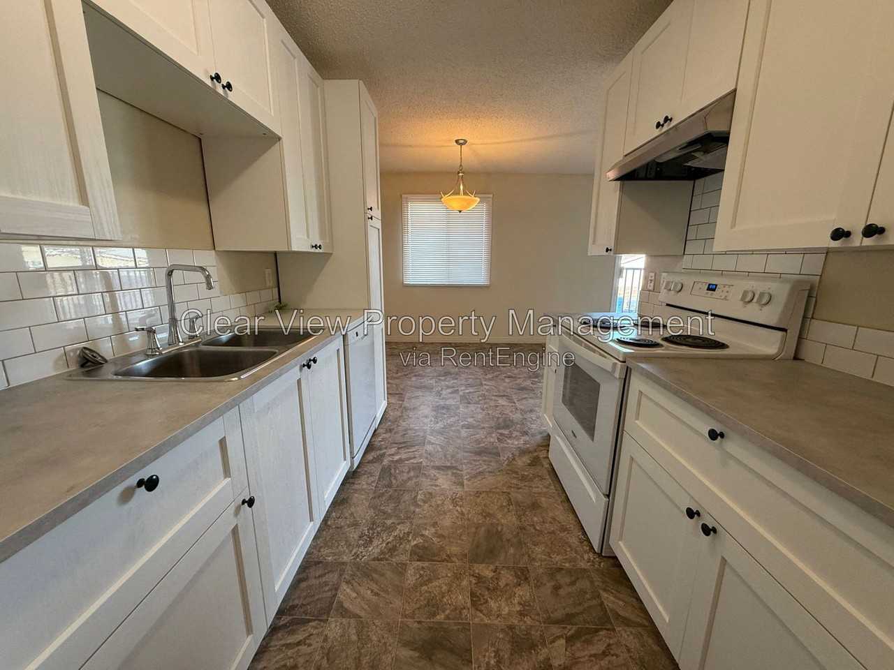 3503 20 Ave S #3 - Photo 4 of 21