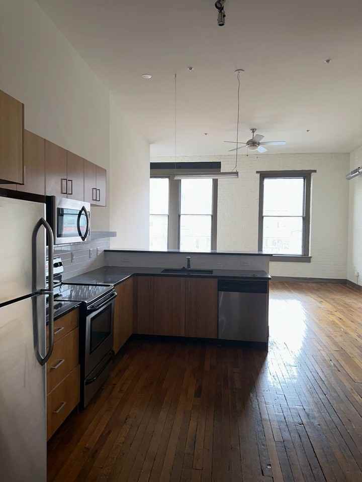 1322 W Broad St #3B - Photo 3 of 16