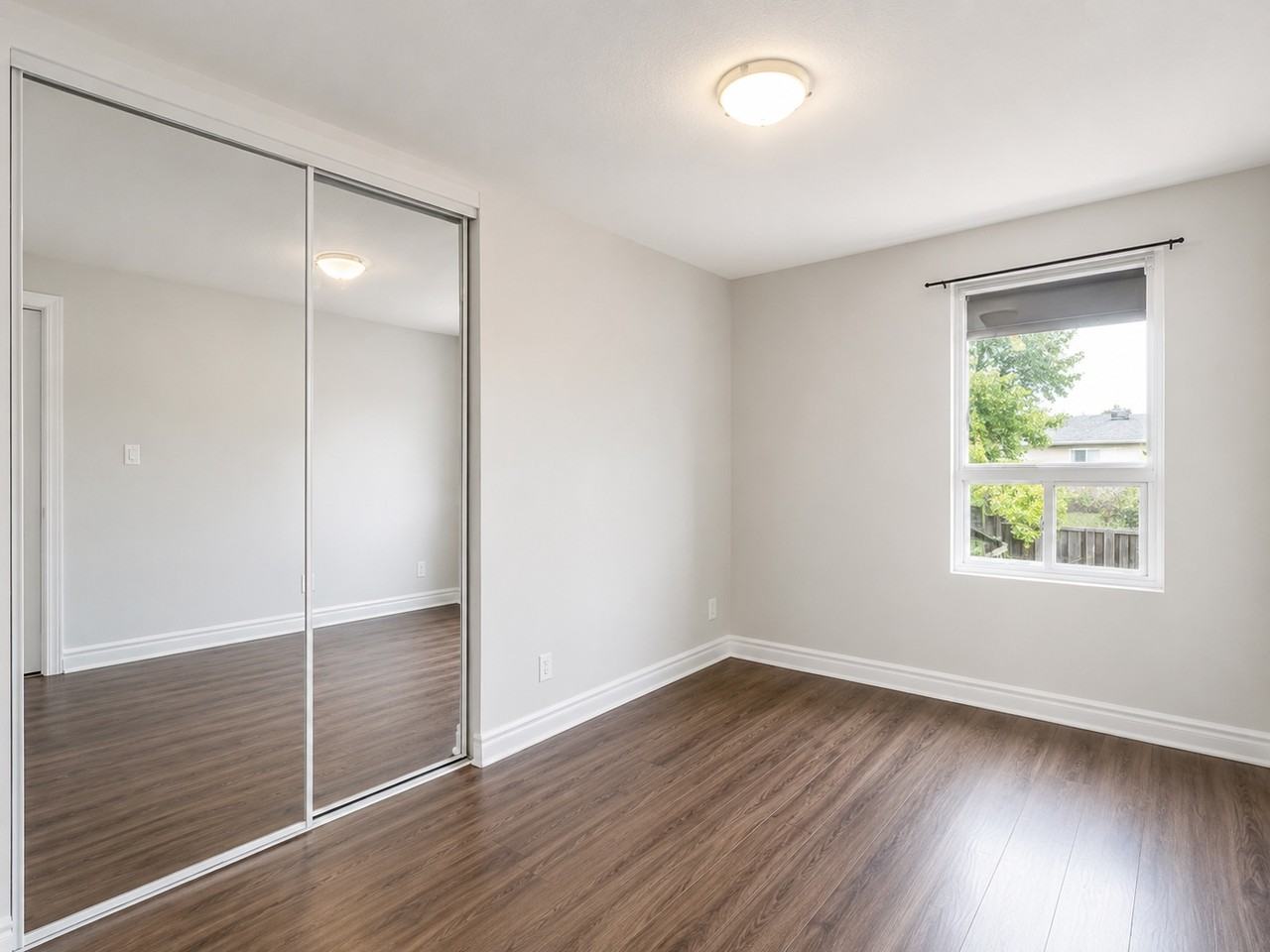 265 Emerald Street North #12 - Photo 4 of 7