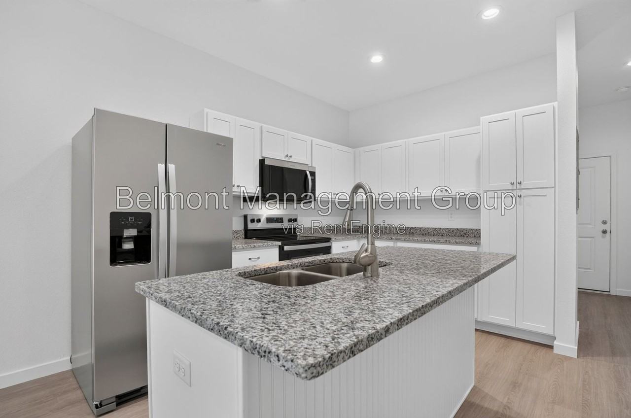 630 Nw 59th Ave #1 - Photo 6 of 18