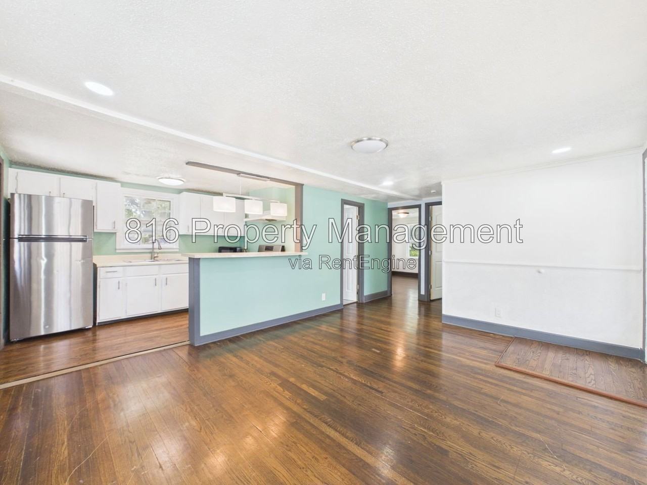 810 S Woodland Ave - Photo 3 of 31