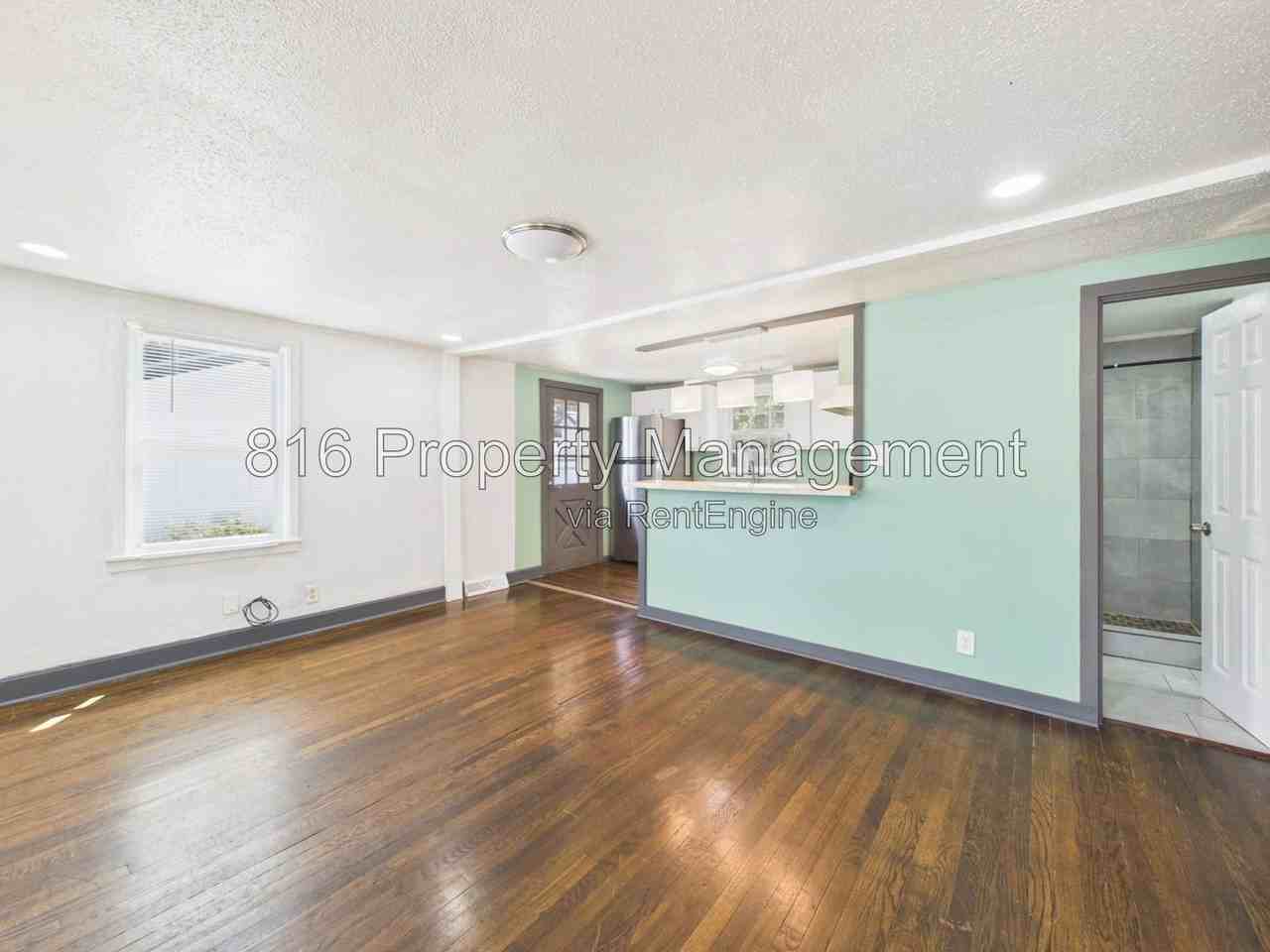 810 S Woodland Ave - Photo 4 of 31