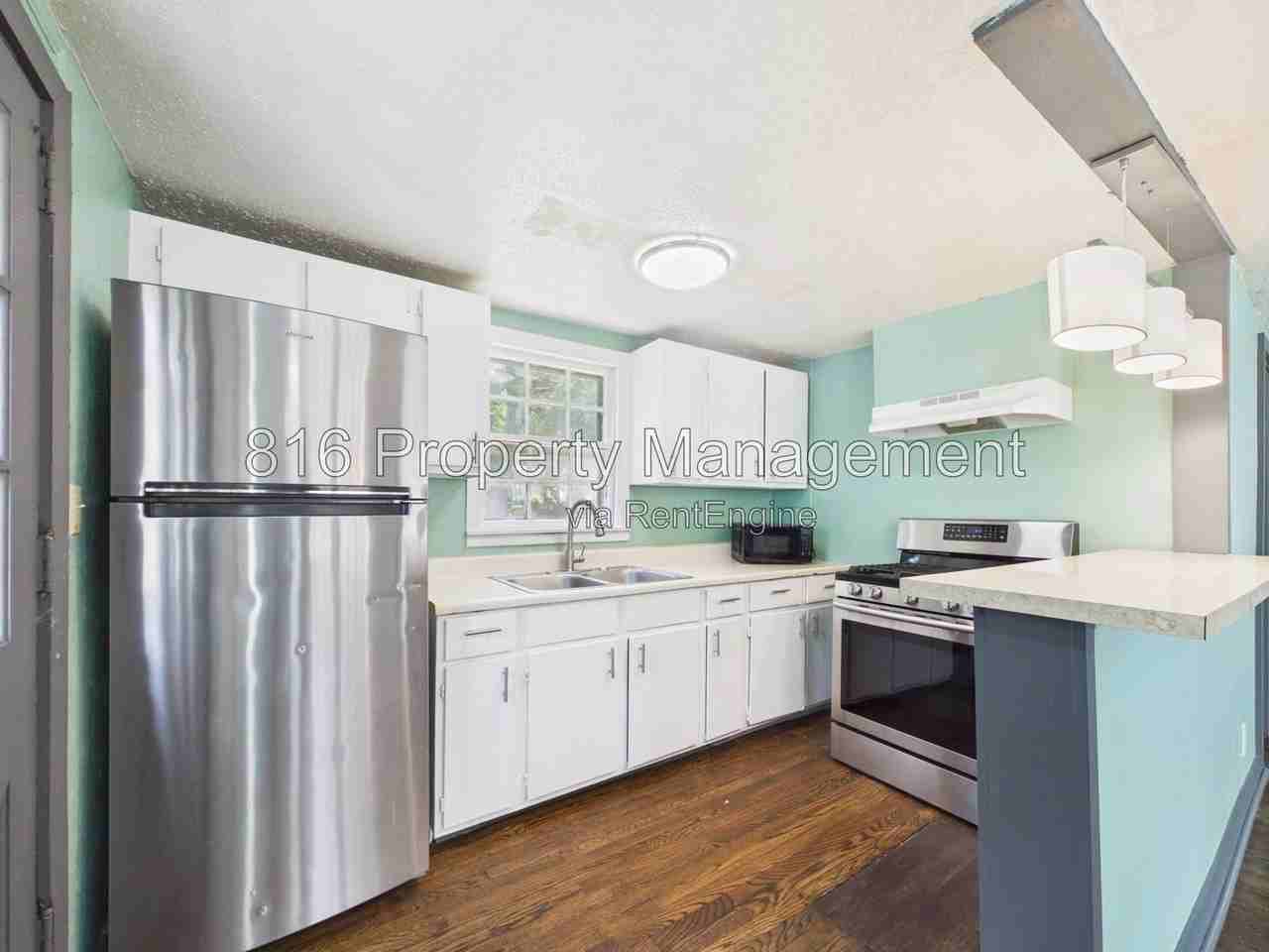 810 S Woodland Ave - Photo 6 of 31