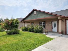 featured image of 689 Tanglewood Dr #A