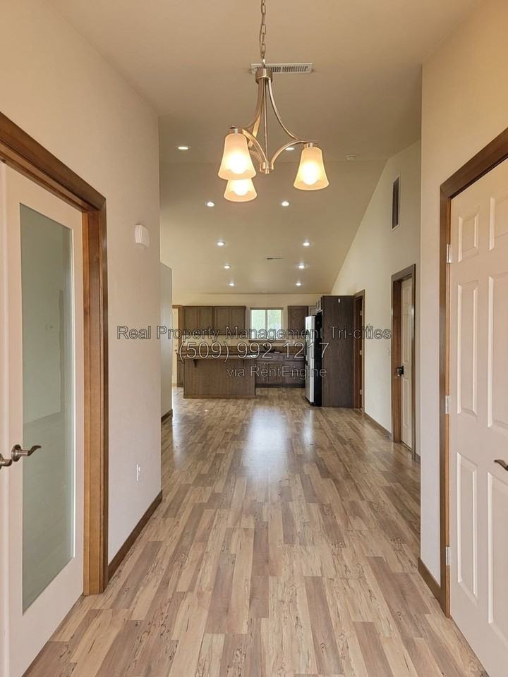 689 Tanglewood Dr #A - Photo 2 of 11